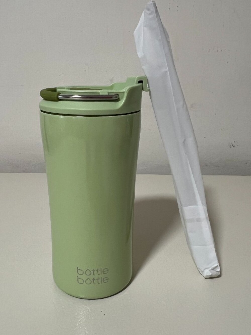 Bottle Bottle Insulated Coffee Tumbler with Handle and Straw 12 oz Green New